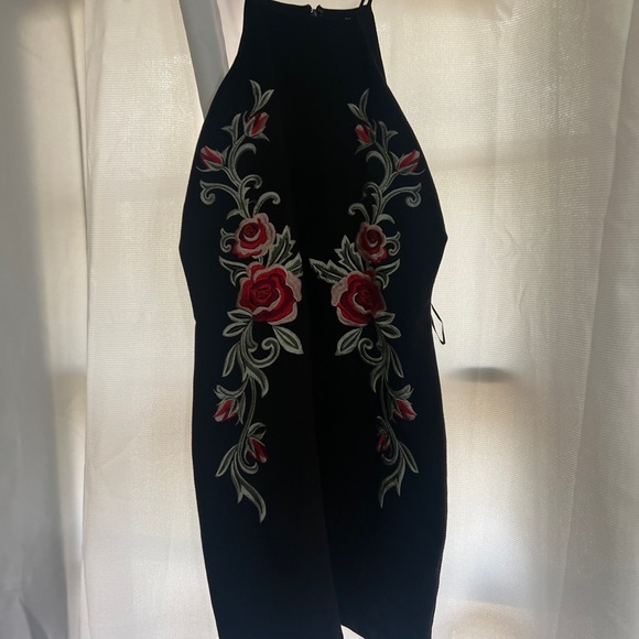 Black short dress - Picture 4 of 4